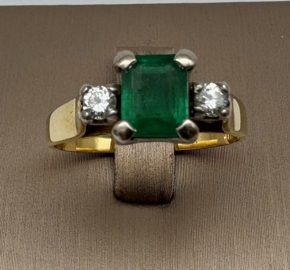 18ct Yellow Gold Emerald & Diamond Dress Ring ~ $6,500!